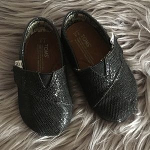 Tom's Black Glitter Baby Sz T3